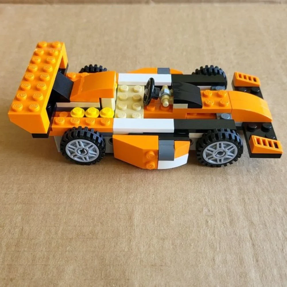 LEGO Creator‎ 3-1 Sunset Speeder 100 Complete with Manual 31017 No Box